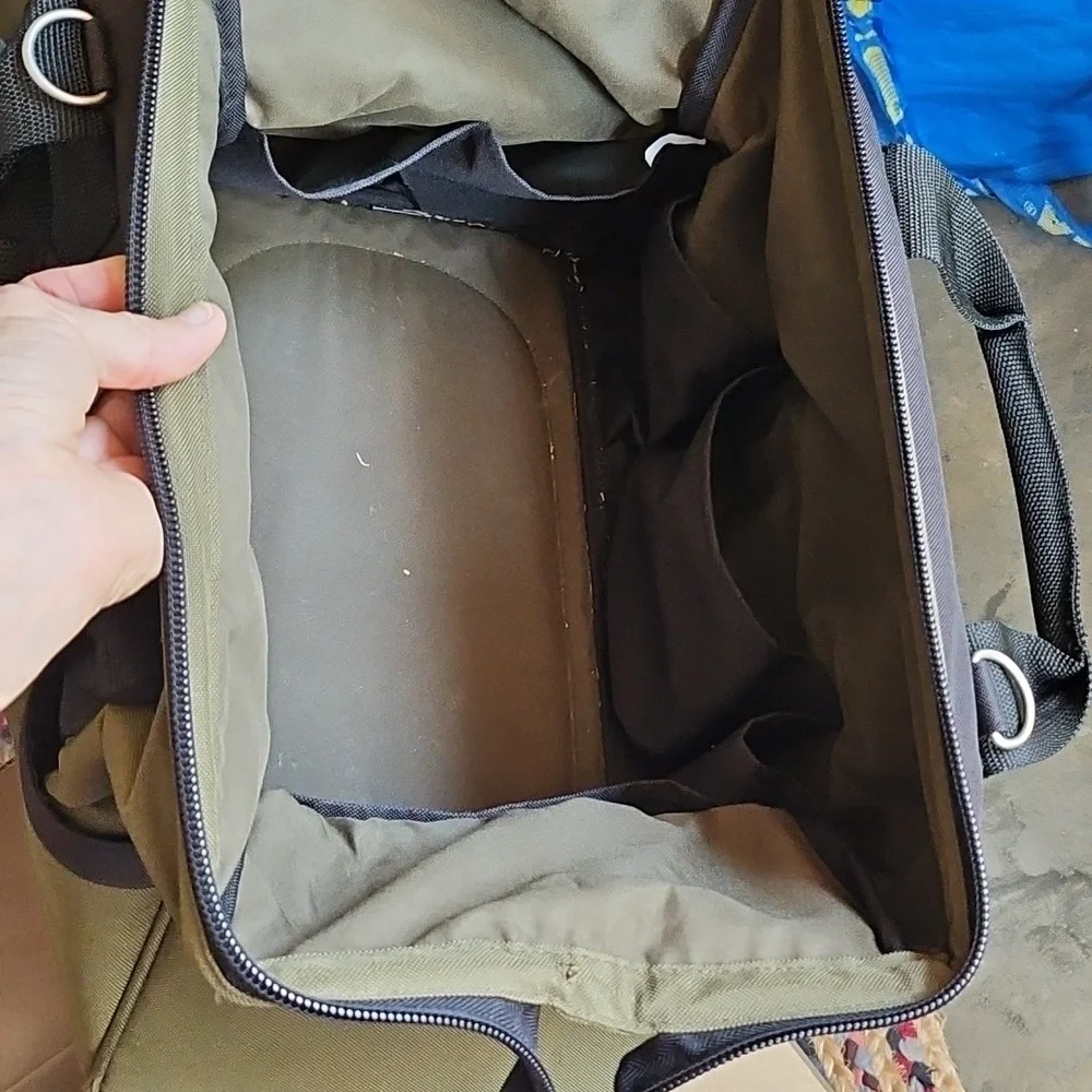 Olive Green and Black Men’s Carry Bag with Shoulder Strap